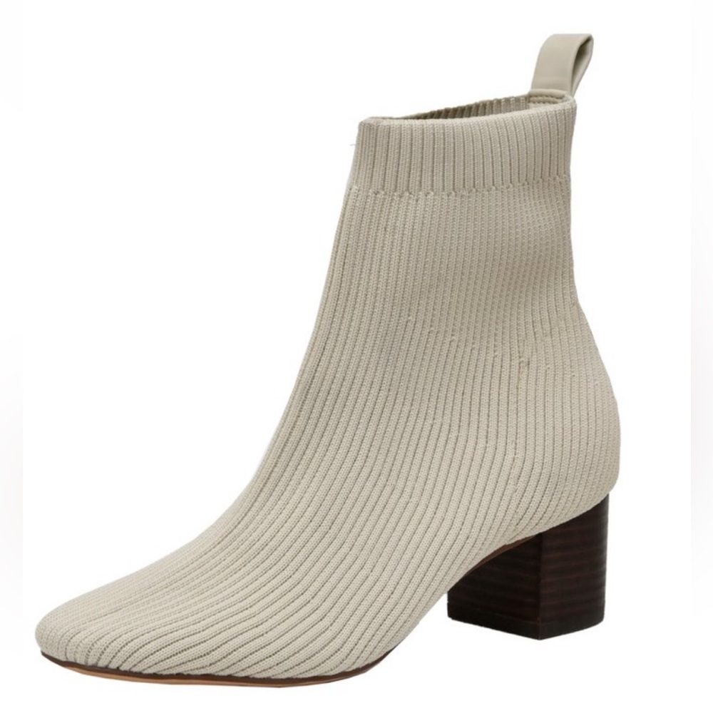 CUSHIONAIRE Women's Neely Stretch bootie +Memory Foam
